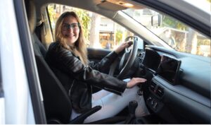 La emoción de un sueño cumplido: Gabriela Kuz recibió las llaves del 0KM del Bono San Antonio