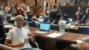 El Parlamento Estudiantil aprobó un proyecto ecológico de alumnos de Campo Ramón