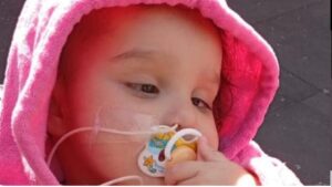 La pequeña Nicol pelea por su vida y necesita la colaboración de todos